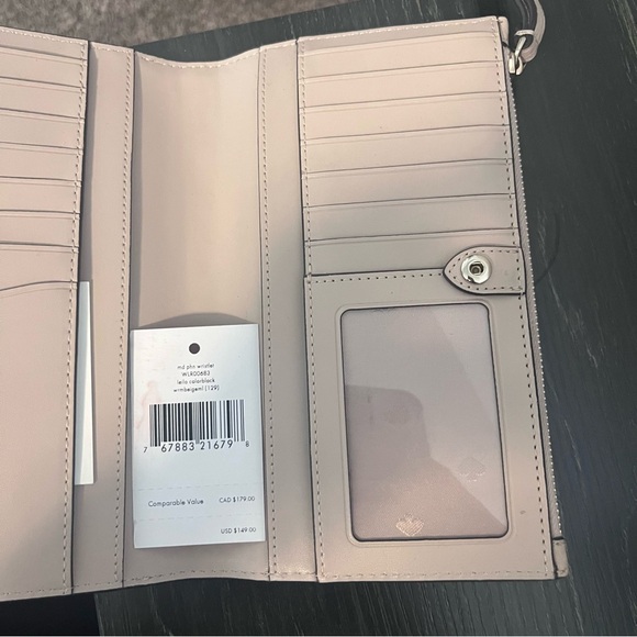 Kate Spade Wristlet - Picture 3 of 10